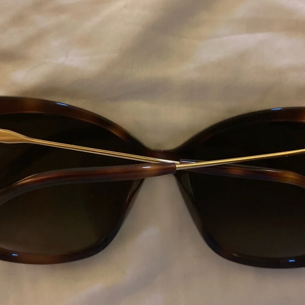 Jimmy Choo Tortoise Sunglasses with cloth and case - Picture 7 of 7